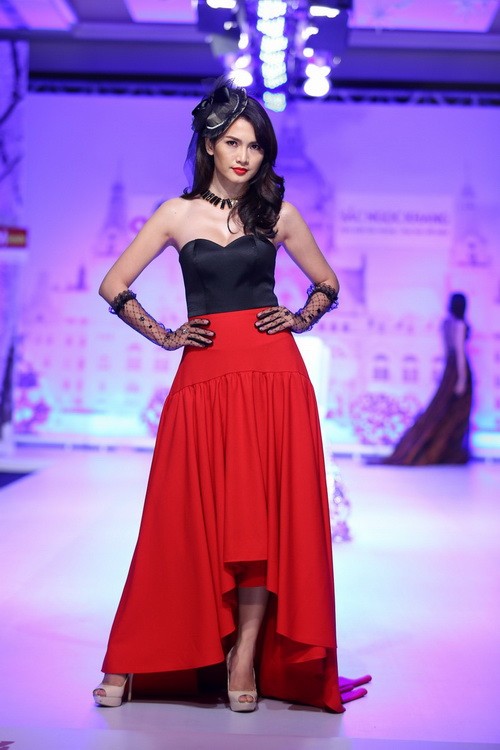 than thúy hà catwalk sau 7 nam 'gác kiém' - 18
