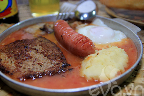ngay lanh gia di an banh my ap chao - 2