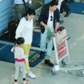 Làng sao - Vợ chồng Trương Ngọc Ánh đưa con gái xuất ngoại