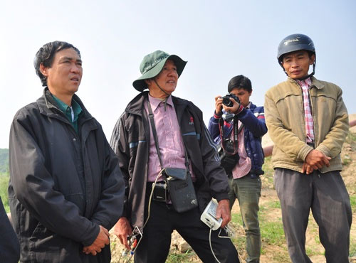 vu cat tuong: thue may muc dao sau 30m tim xac nan nhan - 1
