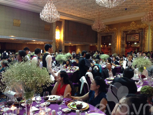 vo chong thanh bui chieu phim trong dam cuoi - 7