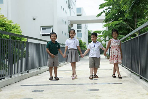 Những bộ đồng phục tiền triệu của học sinh Hà Nội - 1