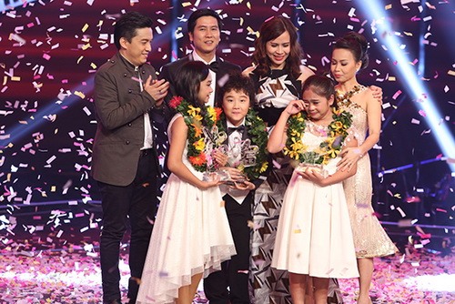 cảm ly: "se khong dat thiẹn nhan di hat hang dem" - 1