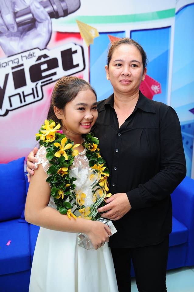 cảm ly: "se khong dat thiẹn nhan di hat hang dem" - 5