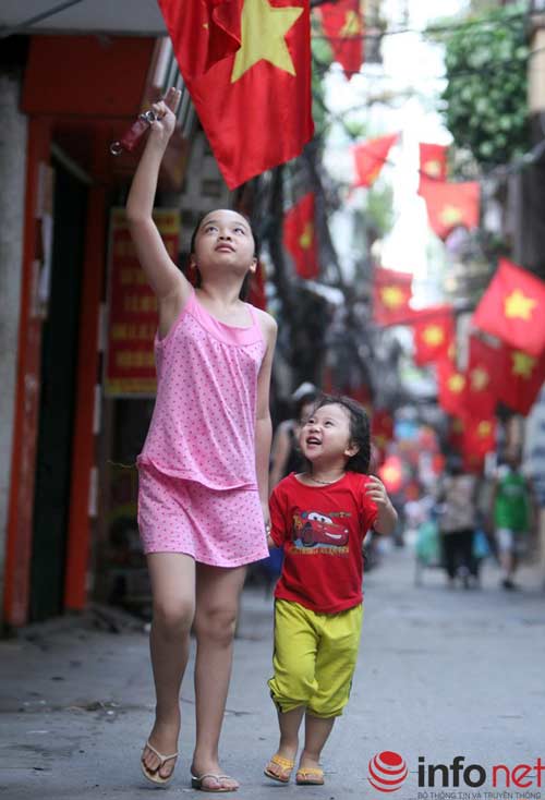 nguoi dan thu do song cham trong khong khi dai le - 11
