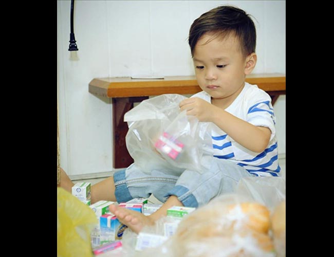 Con trai Thanh Thảo giống bố ngỡ ngàng