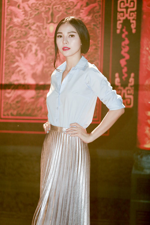 a hau tra giang ra ha noi du le hoi ao dai - 2