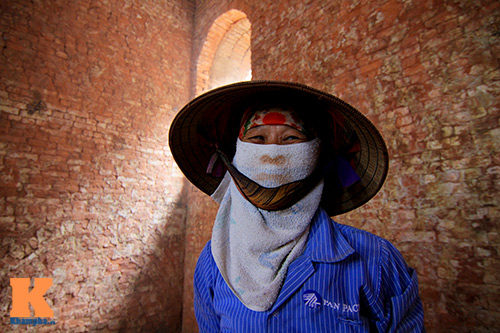 nhoc nhan phan nu ganh gach muu sinh - 8