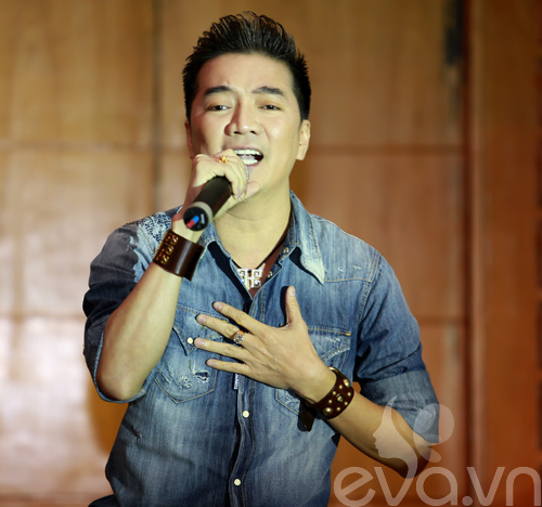 hoa hau bao ngoc lan dau dua chong di su kien - 12