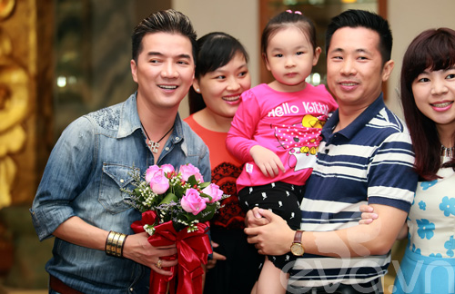 hoa hau bao ngoc lan dau dua chong di su kien - 14