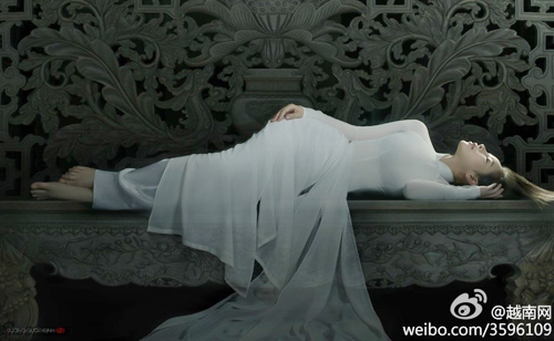 ngoc bich mac ao dai la luot duoc khen tren bao ngoai - 2