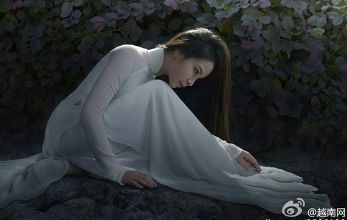 ngoc bich mac ao dai la luot duoc khen tren bao ngoai - 5