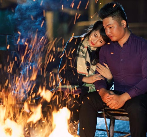 cap doi chup anh cuoi duoi tram nghin tia lua - 5