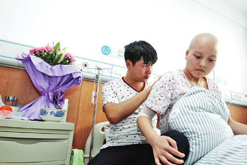 tq: chang trai bo viec cham soc ban gai bi ung thu - 2