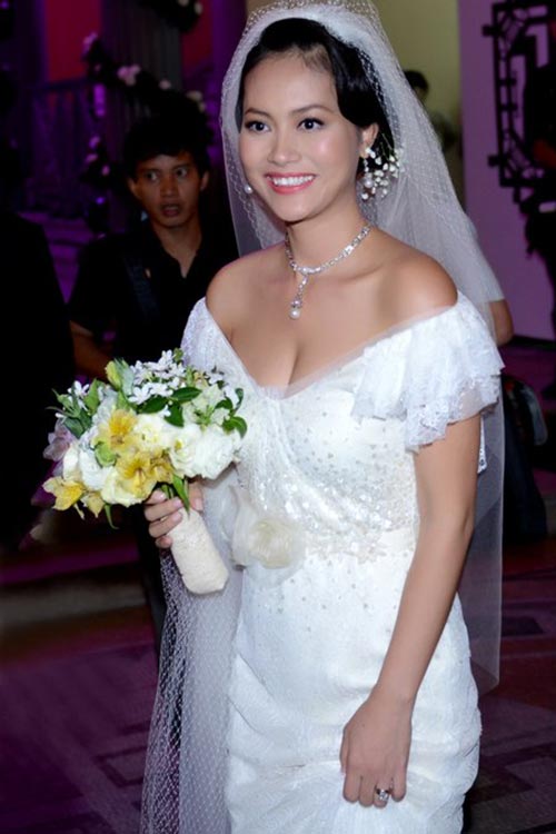 soi nhan dinh hon dat gia cua cac nguoi dep vbiz - 14