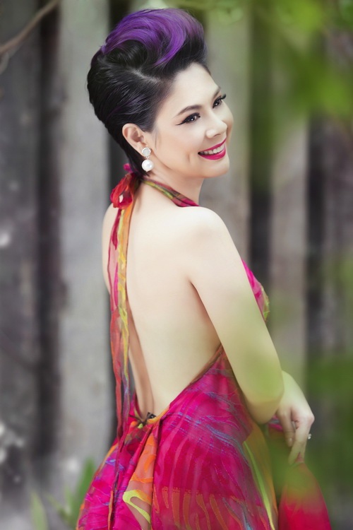 thanh thao khoe tron lung tran nuot na - 1