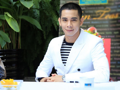 “hotboy noi loan” tinh tu om eo ai phuong - 2