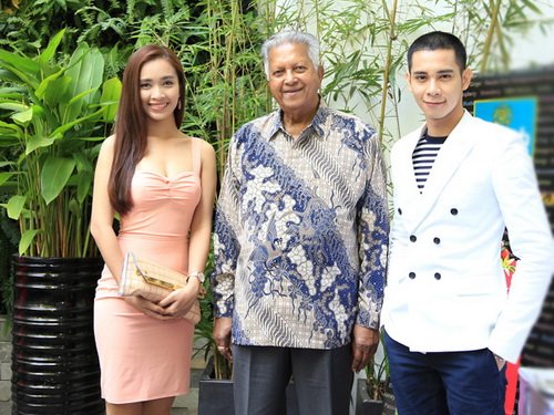 “hotboy noi loan” tinh tu om eo ai phuong - 12