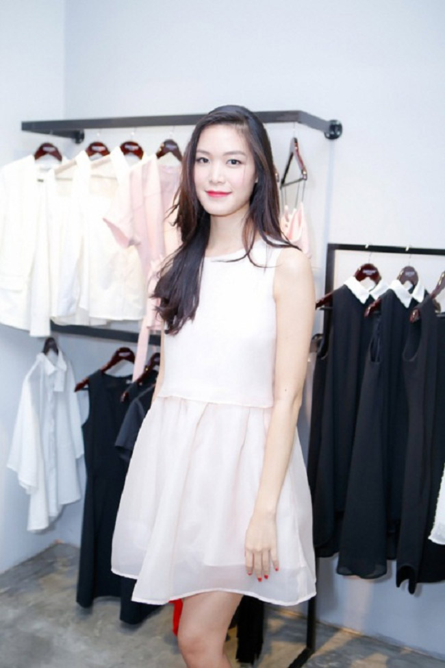 Mỹ nhân Việt đẹp dịu dàng trong sắc trắng