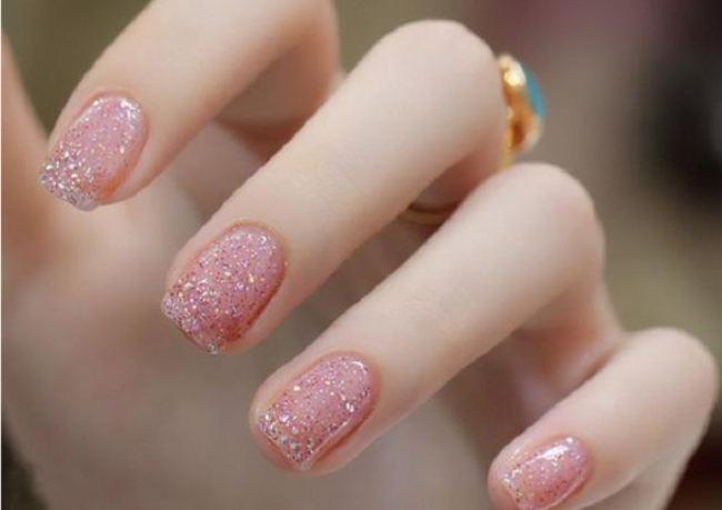 Những mẫu nail tuyệt đẹp cho cô dâu nổi bật trong đám cưới