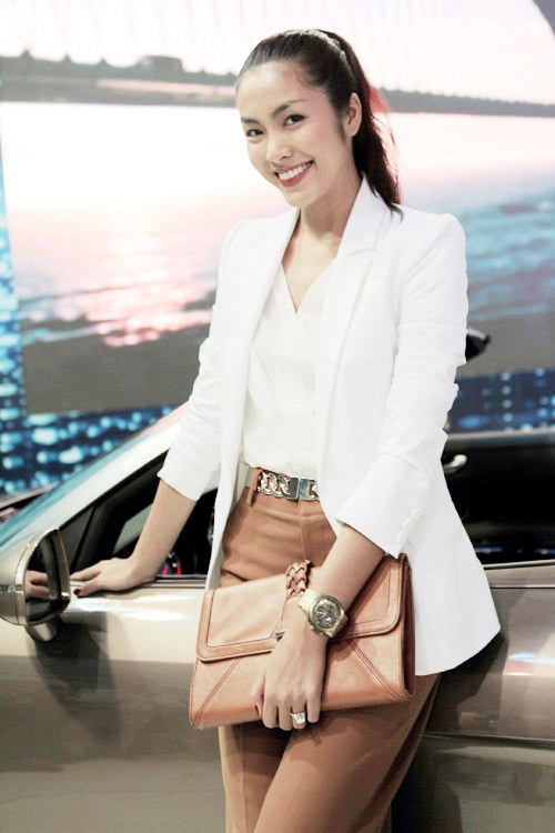 chuyen tinh yeu cua cac "nang lo lem" trong vbiz - 3