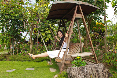 Nữ ca sĩ Việt thảnh thơi bên nhà vườn xanh mát - 7