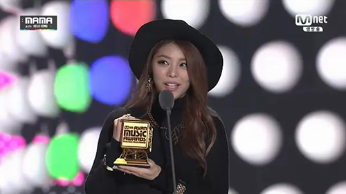 exo am 4 giai thuong lon tai mama 2014 - 15