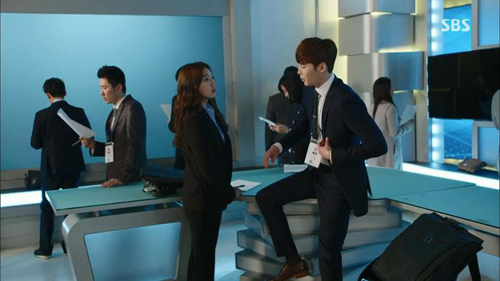 hai "ong lon" truyen hinh do khong gian khung trong "pinocchio" - 15