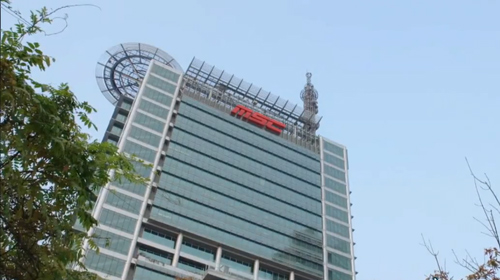 hai "ong lon" truyen hinh do khong gian khung trong "pinocchio" - 2