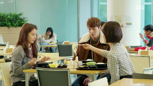 hai "ong lon" truyen hinh do khong gian khung trong "pinocchio" - 8