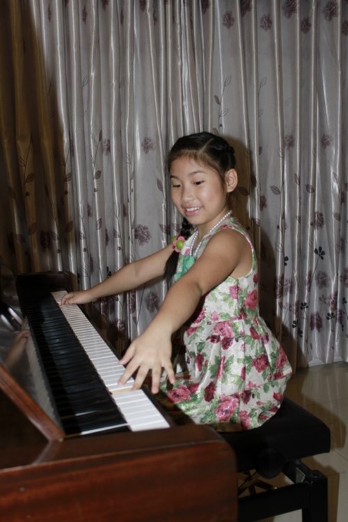 tham nha ju uyen nhi - quan quan guong mat than quen nhi - 9