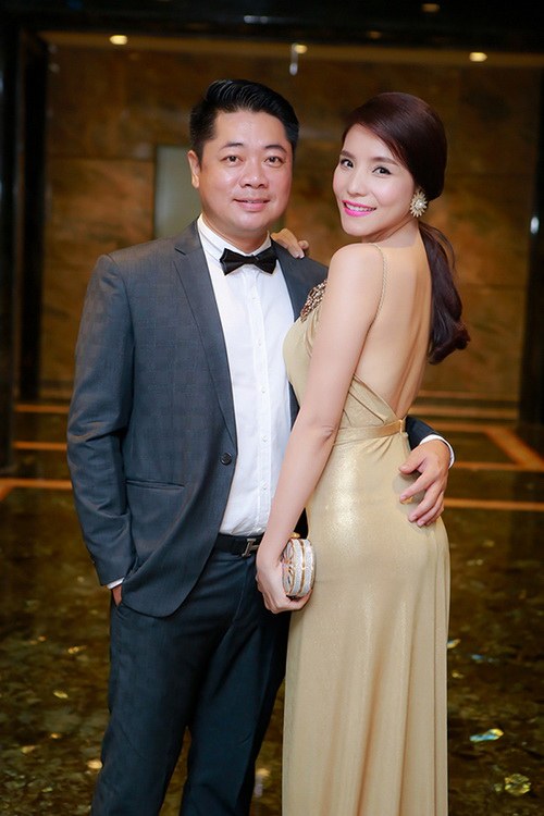 hh huong giang mac vay xe khoe chan dai bat tan - 7