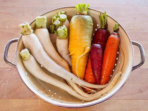 Củ cải và cà rốt ngâm chua chống ngán cho Tết - 1