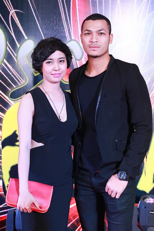 huong giang idol ngai ngung khi duoc ban trai viet kieu hon - 12