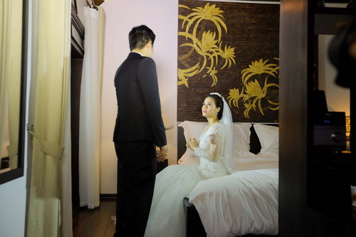 chong nhat kim anh mac vay cau hon vo - 15