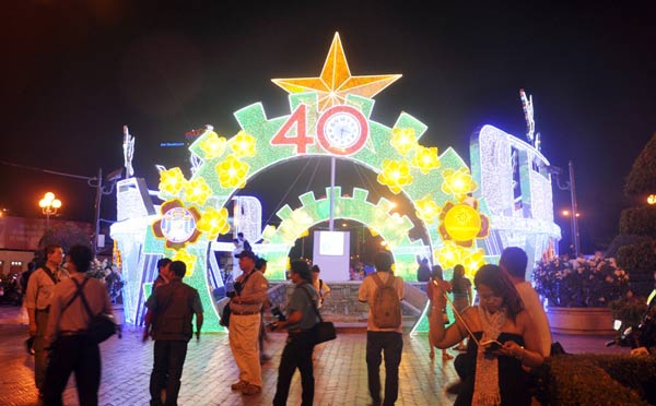 tp.hcm “kinh do anh sang” chao nam moi 2015 - 14
