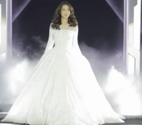 cham diem trinh catwalk cua loat hoa hau viet khi tan cong san dien - 3