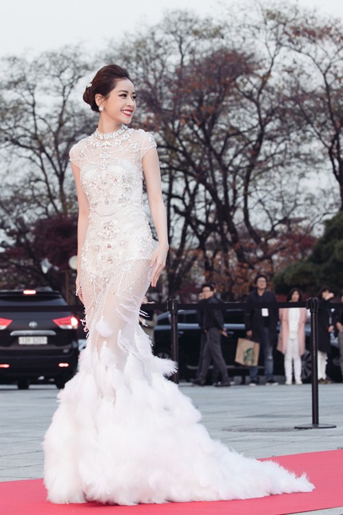 chi pu: tu nang tieu thu duoc bao boc den sao hang a vuon tam quoc te - 10