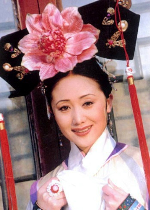 phan doi cua 2 phi tan quyen luc nhat hoan chau cach cach - 5