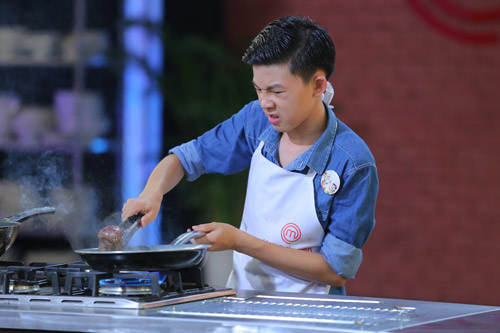 quoc huan “lac de”, minh anh tien thang vao chung ket vua dau bep nhi - 7