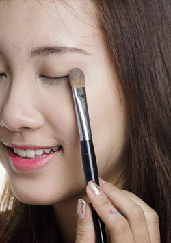 Trang điểm cho khuôn mặt tròn - 6