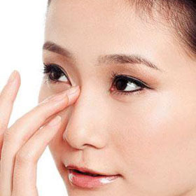Trang điểm cho mũi cao bất ngờ - 1
