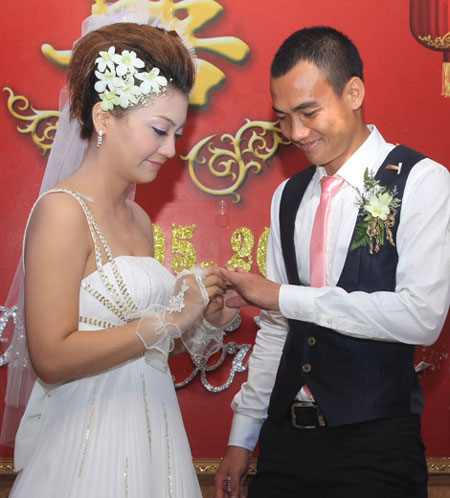 Công Vinh - Thủy Tiên dự đám cưới Đại Đồng - 4