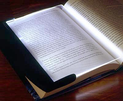 Tiện dụng với đèn đọc sách độc đáo - 2