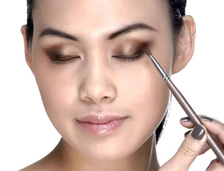 Trang điểm mắt khói xám ban ngày - 5