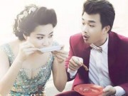Vợ chồng Lê Khánh ăn bánh tráng vỉa hè sau lễ cưới