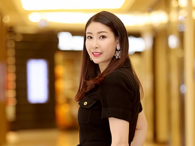 Hoa hậu Hà Kiều Anh tái xuất rạng rỡ sau thời gian “ở ẩn”