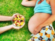 Mang thai tháng thứ 4: Nên và không nên ăn gì?