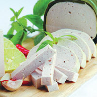 Phân biệt giò, chả không chứa hàn the