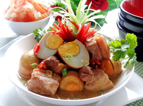 Thit Kho Hot Vit: Cách làm thịt kho hột vịt tết miền nam - Bếp Eva